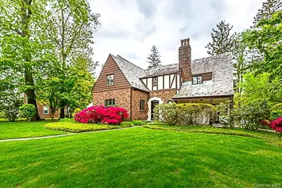 15 Mirrielees Road, Great Neck, NY 11021 - Photo 1