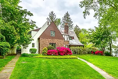 15 Mirrielees Road, Great Neck, NY 11021 - Photo 3