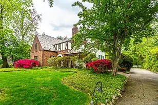 15 Mirrielees Rd, Great Neck, NY 11021 - Photo 19