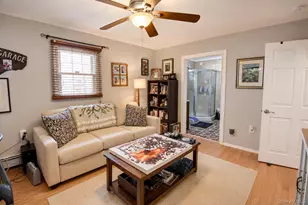 26 Sycamore Ln, Levittown, NY 11756 - Photo 15