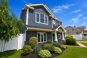 26 Sycamore Ln, Levittown, NY 11756 - Photo 3