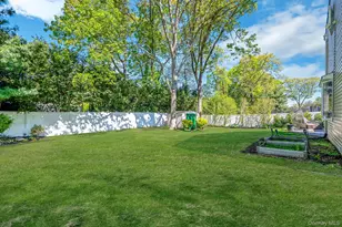 40 Boxwood Dr, Kings Park, NY 11754 - Photo 9