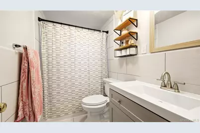 38-40 Ambrose Place, Yonkers, NY 10701 - Photo 17