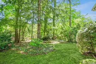 10 Camelot Ln, East Setauket, NY 11733 - Photo 33