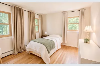 10 Camelot Lane, East Setauket, NY 11733 - Photo 31