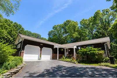 10 Camelot Lane, East Setauket, NY 11733 - Photo 1