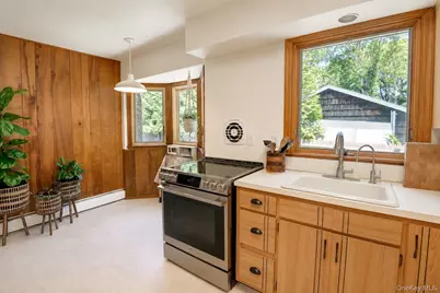 10 Camelot Lane, East Setauket, NY 11733 - Photo 15
