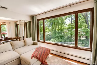 10 Camelot Lane, East Setauket, NY 11733 - Photo 9
