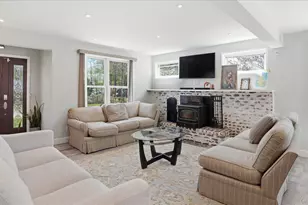 134 Washington Dr, Mastic Beach, NY 11951 - Photo 11