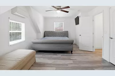 134 Washington Drive, Mastic Beach, NY 11951 - Photo 19