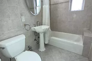 20-31 21st St, Astoria, NY 11105 - Photo 5
