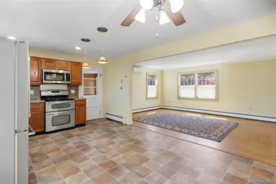 403 Hillside Avenue, West Sayville, NY 11796 - Photo 9