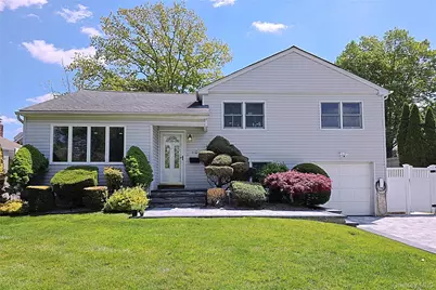 110 Briarwood Lane, Plainview, NY 11803 - Photo 1