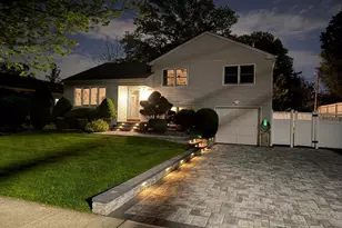 110 Briarwood Ln, Plainview, NY 11803 - Photo 35