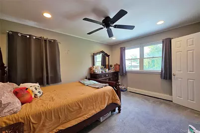 110 Briarwood Lane, Plainview, NY 11803 - Photo 21
