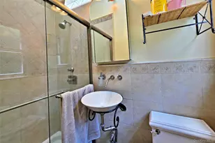 110 Briarwood Ln, Plainview, NY 11803 - Photo 15