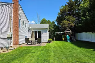110 Briarwood Ln, Plainview, NY 11803 - Photo 31