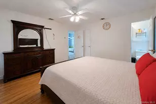 110 Briarwood Ln, Plainview, NY 11803 - Photo 19
