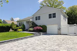 110 Briarwood Ln, Plainview, NY 11803 - Photo 3