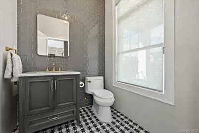 2667 Wynsum Avenue, Merrick, NY 11566 - Photo 21