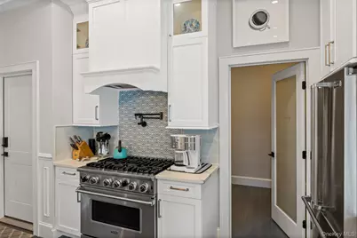 2667 Wynsum Avenue, Merrick, NY 11566 - Photo 13
