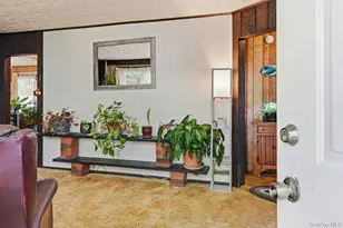 100 Avenue B, Holbrook, NY 11741 - Photo 5