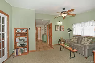 27 Blossom Ln, Levittown, NY 11756 - Photo 19