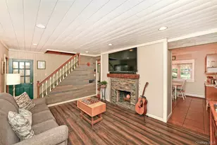 27 Blossom Ln, Levittown, NY 11756 - Photo 11