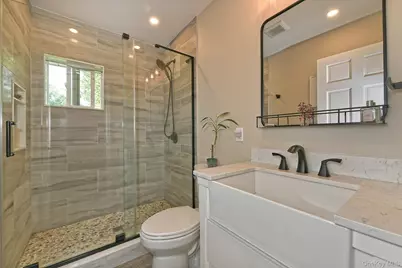 27 Blossom Lane, Levittown, NY 11756 - Photo 15