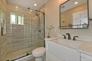 27 Blossom Ln, Levittown, NY 11756 - Photo 15