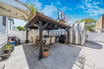 69-08 69th Place, Glendale, NY 11385 - Photo 29