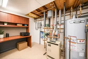 69-08 69th Pl, Glendale, NY 11385 - Photo 27