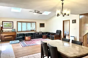 7 Hope Ln, Hicksville, NY 11801 - Photo 3