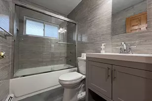 7 Hope Ln, Hicksville, NY 11801 - Photo 15