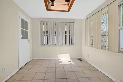 500 Pershing Boulevard, Rockville Centre, NY 11570 - Photo 21