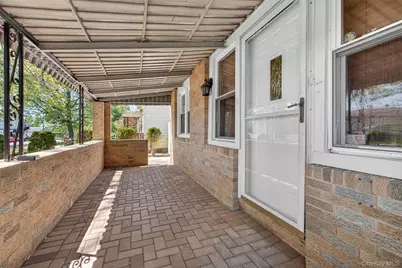 500 Pershing Boulevard, Rockville Centre, NY 11570 - Photo 5