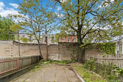 644 Autumn Avenue, Brooklyn, NY 11208 - Photo 29