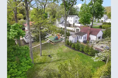 109 W Park Avenue, Pearl River, NY 10965 - Photo 9