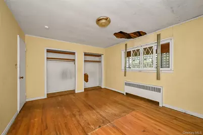 2255 Parkhurst Road, Elmont, NY 11003 - Photo 13