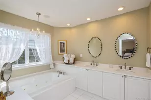 96 Fairway View Dr, Commack, NY 11725 - Photo 25