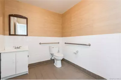 240 Glen Head Road #2, Glen Head, NY 11545 - Photo 9