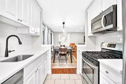 17 Hillside Terrace #D, White Plains, NY 10601 - Photo 9