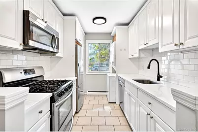 17 Hillside Terrace #D, White Plains, NY 10601 - Photo 7