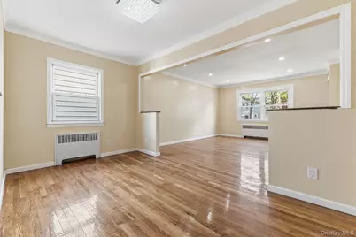 15073 Foch Boulevard, Jamaica, NY 11434 - Photo 17