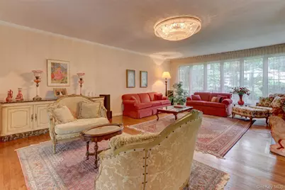 71 Knollwood Road, Roslyn, NY 11576 - Photo 9
