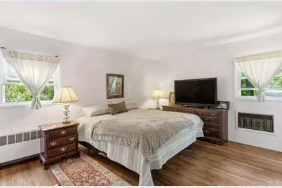 4 Meadowood Court, Huntington, NY 11743 - Photo 9