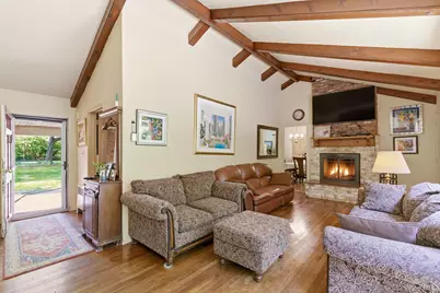 4 Meadowood Court, Huntington, NY 11743 - Photo 3