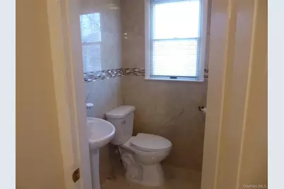 122 Forest Avenue #Rear, Glen Cove, NY 11542 - Photo 17