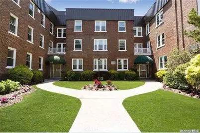 185 Atlantic Avenue #B-10, Lynbrook, NY 11563 - Photo 1