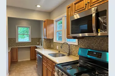 7 Bristol Street, Lynbrook, NY 11563 - Photo 11